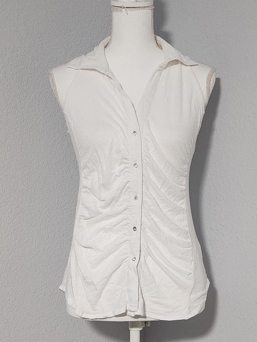 Vintage Y2K I.N.C. White Sleevelees Button Up Blouse Womens Size Medium